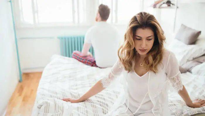 什么样的女人容易出轨_女人出轨更容易_出轨很容易